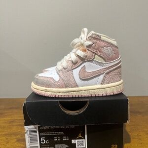 Jordan Retro 1 Suede Baby Pink & White Size 5C Kids